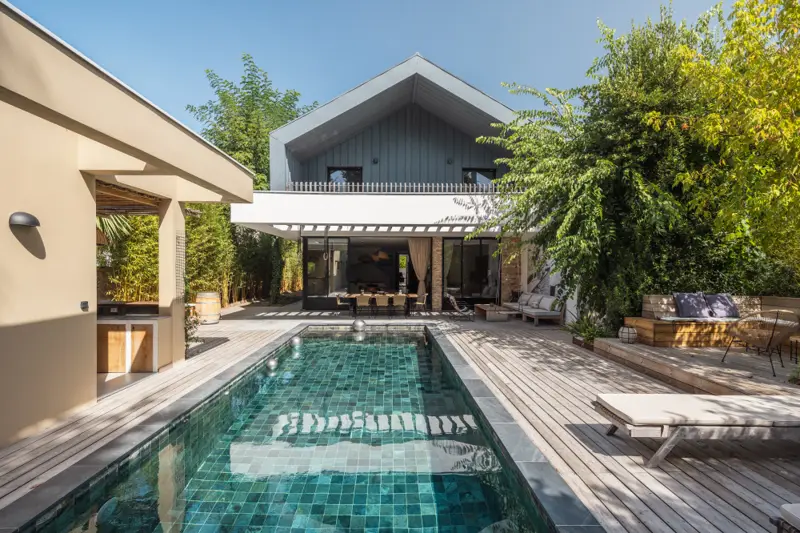 Superbe maison d'architecte, 5 chambres, bureau, piscine, dépendance. — photo 3