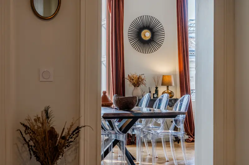 Triangle d'or, 4 chambres, ascenceur, chambre de service, cave
