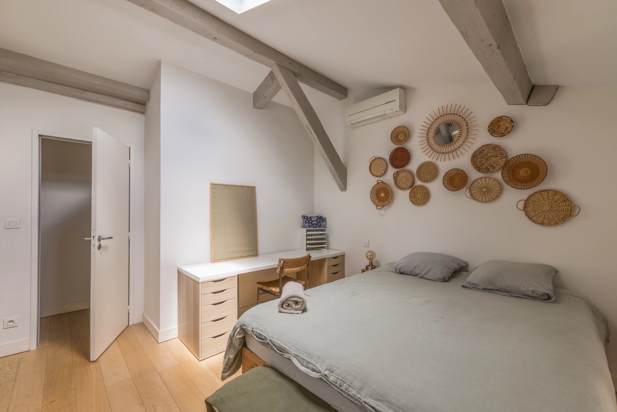 Très bel appartement - Quartier Saint-Seurin Bordeaux - 3 chambres - Garage possible — 28